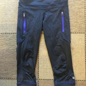 Black Lululemon Cropped Leggings